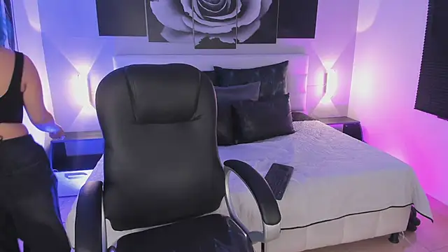 Snapshot of sofi_bakerr chatting on 17, 10, 2025 sofi bakerr online show from 17, 10, 2025