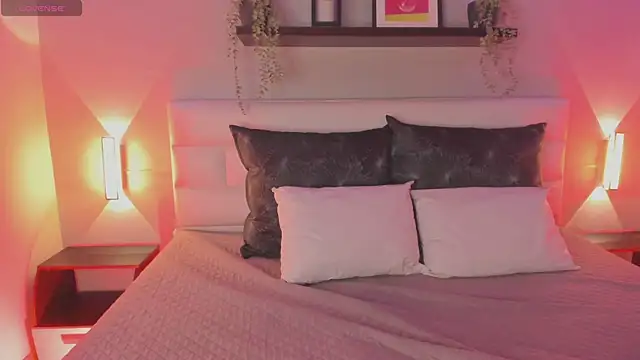 sofi bakerr online show from 8, 4, 2026