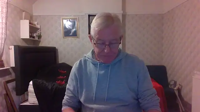Snapshot of shaun63m chatting on 18, 5, 2026 shaun63m online show from 18, 5, 2026