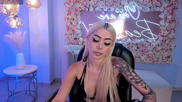 HannaConnor  online show from 12, 3, 2025