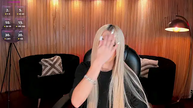 HannaConnor  online show from 11, 4, 2026