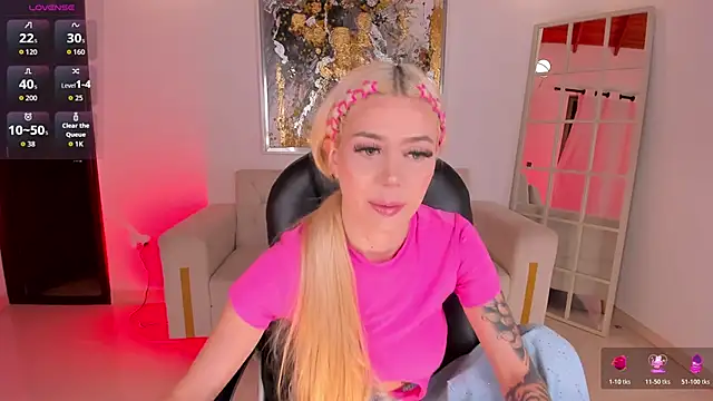 HannaConnor  online show from 18, 5, 2026