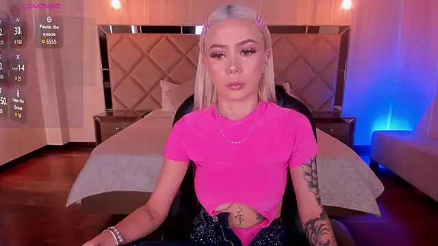 HannaConnor  online show from 31, 10, 2025