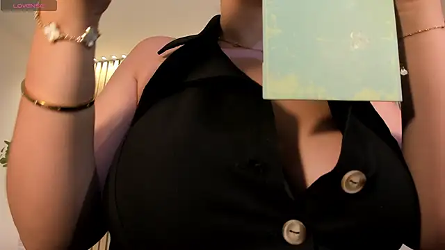 Snapshot of BellaRose_X chatting on 27, 11, 2025 BellaRose X online show from 27, 11, 2025