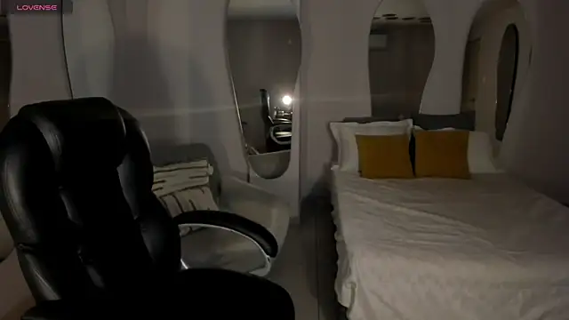 Snapshot of BellaRose_X chatting on 20, 12, 2025 BellaRose X online show from 20, 12, 2025