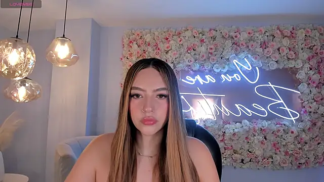 Snapshot of BellaRose_X chatting on 7, 10, 2025 BellaRose X online show from 7, 10, 2025