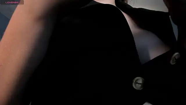 Snapshot of BellaRose_X chatting on 9, 10, 2025 BellaRose X online show from 9, 10, 2025