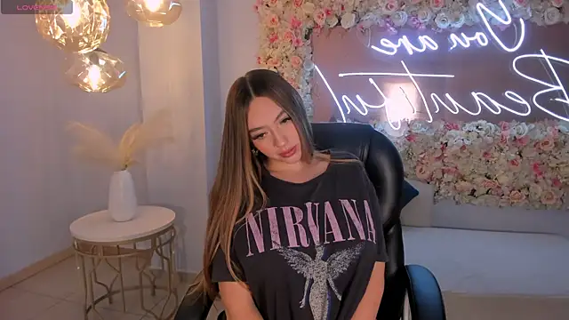 Snapshot of BellaRose_X chatting on 17, 10, 2025 BellaRose X online show from 17, 10, 2025