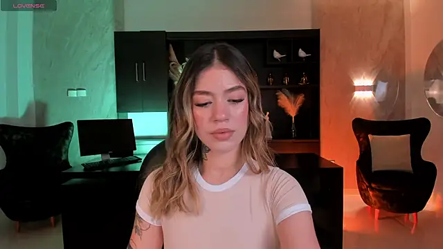 ViolettHansson online show from 29, 9, 2025