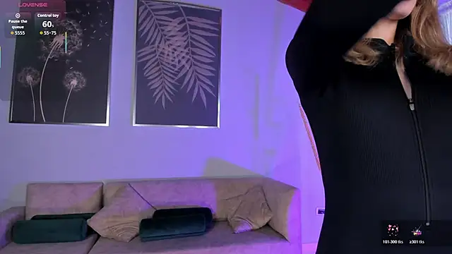 ViolettHansson online show from 27, 10, 2025