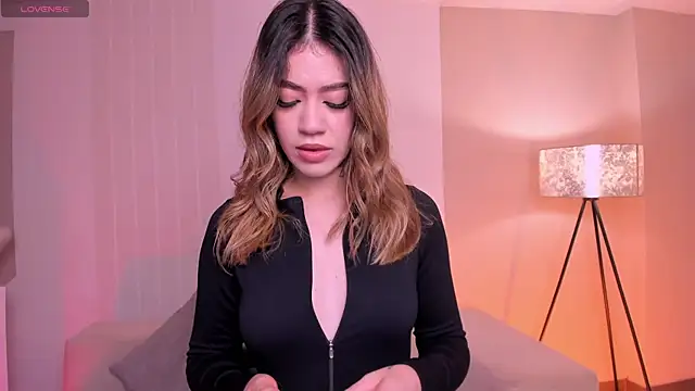 ViolettHansson online show from 31, 10, 2025