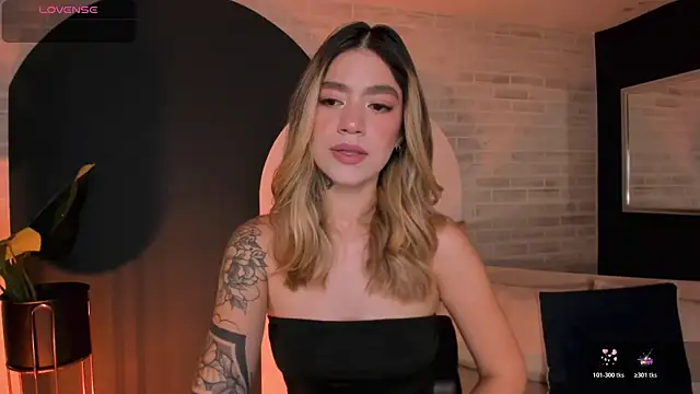 ViolettHansson online show from 10, 4, 2026