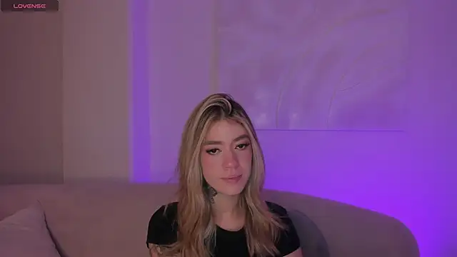 ViolettHansson online show from 18, 5, 2026