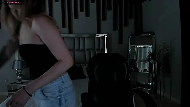 ViolettHansson online show from 3, 3, 2026