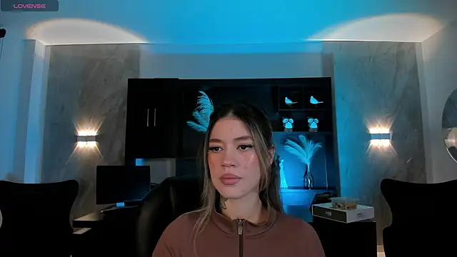 ViolettHansson online show from 3, 10, 2025