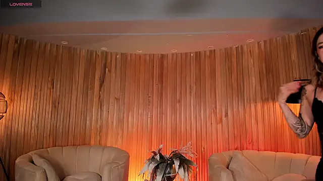 ViolettHansson online show from 17, 9, 2025