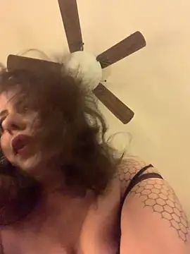 holyeroticss online show from 28, 11, 2025