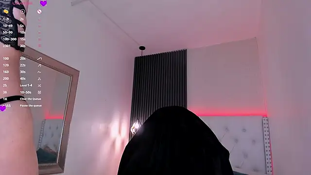 Snapshot of aliscollins_ chatting on 3, 5, 2026 aliscollins online show from 3, 5, 2026