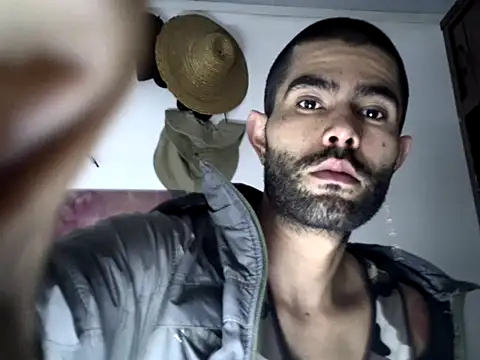 hideonbush051 online show from 26, 9, 2025