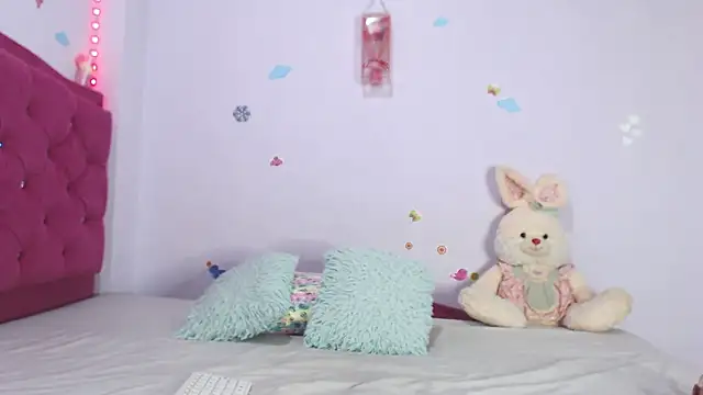 Madelyy  online show from 13, 5, 2026