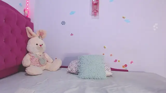 Madelyy  online show from 16, 4, 2026