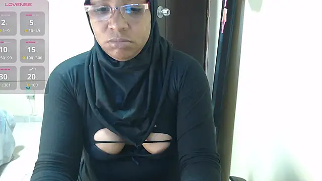 Snapshot of Aaliyah_brown chatting on 26, 11, 2025 Aaliyah brown online show from 26, 11, 2025