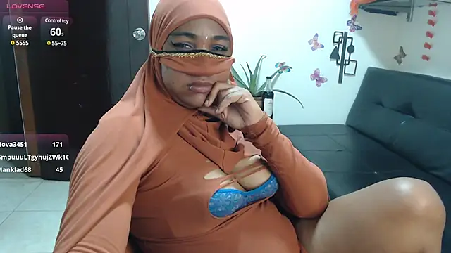 Snapshot of Aaliyah_brown chatting on 2, 3, 2025 Aaliyah brown online show from 2, 3, 2025