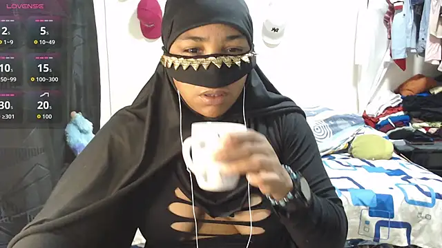 Snapshot of Aaliyah_brown chatting on 12, 11, 2025 Aaliyah brown online show from 12, 11, 2025