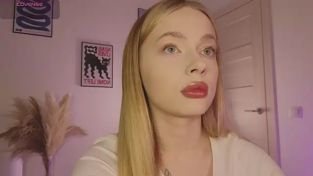  MayShy  online show from 18, 3, 2025