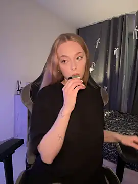  MayShy  online show from 18, 2, 2025