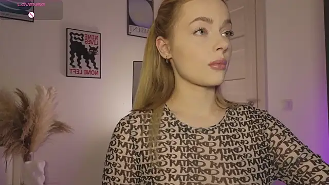  MayShy  online show from 21, 3, 2025