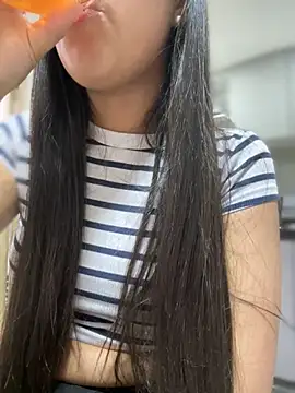 Snapshot of Salome_golvert chatting on 5, 11, 2025 Salome golvert online show from 5, 11, 2025