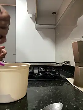 Snapshot of Salome_golvert chatting on 7, 10, 2025 Salome golvert online show from 7, 10, 2025