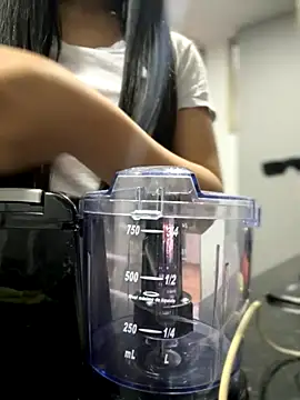 Snapshot of Salome_golvert chatting on 12, 11, 2025 Salome golvert online show from 12, 11, 2025