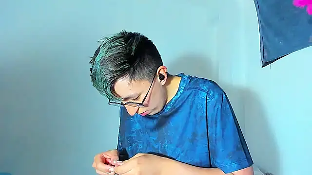 Snapshot of Sexyboy_666 chatting on 15, 12, 2025 Sexyboy 666 online show from 15, 12, 2025