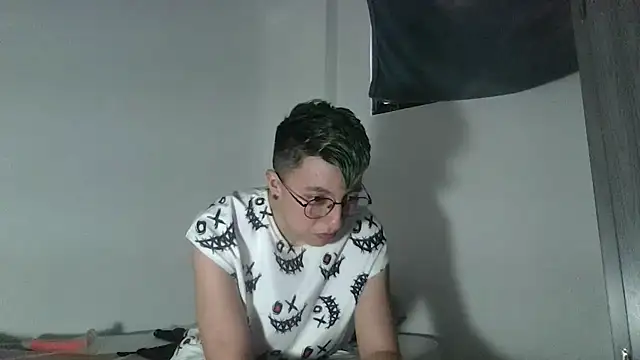 Snapshot of Sexyboy_666 chatting on 5, 12, 2025 Sexyboy 666 online show from 5, 12, 2025