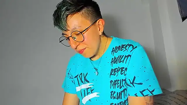 Snapshot of Sexyboy_666 chatting on 17, 12, 2025 Sexyboy 666 online show from 17, 12, 2025