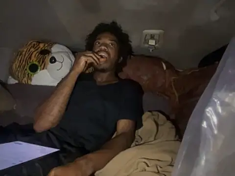 SlimeCrownzOut5 online show from 27, 11, 2025