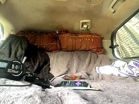 SlimeCrownzOut5 online show from 20, 9, 2025