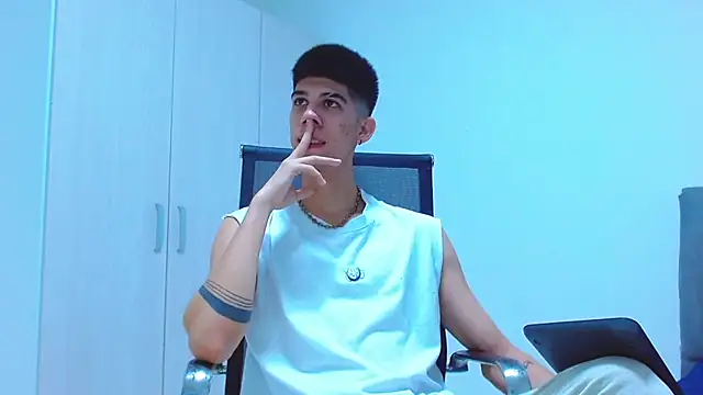 jhony-sex online show from 28, 10, 2025