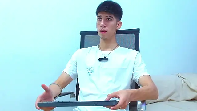 jhony-sex online show from 18, 3, 2025