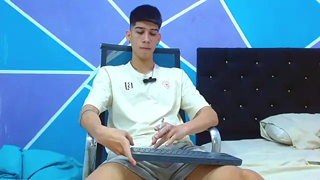 jhony-sex online show from 3, 2, 2025