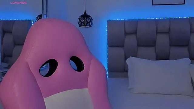 Susan-Sweet-7 online show from 12, 2, 2026