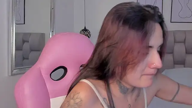 Susan-Sweet-7 online show from 12, 11, 2025