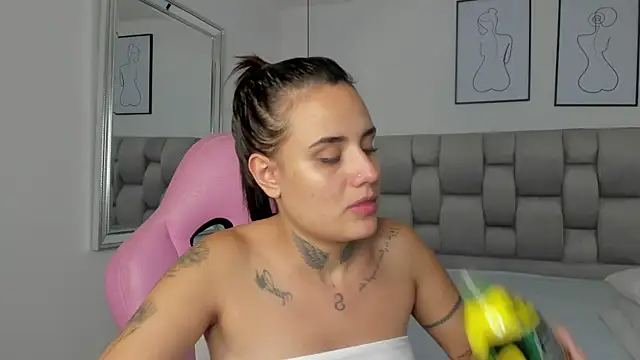 Susan-Sweet-7 online show from 11, 11, 2025