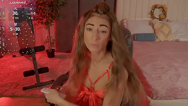  F R A U  online show from 8, 11, 2025