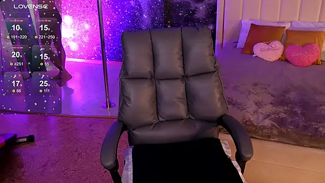  F R A U  online show from 13, 10, 2025