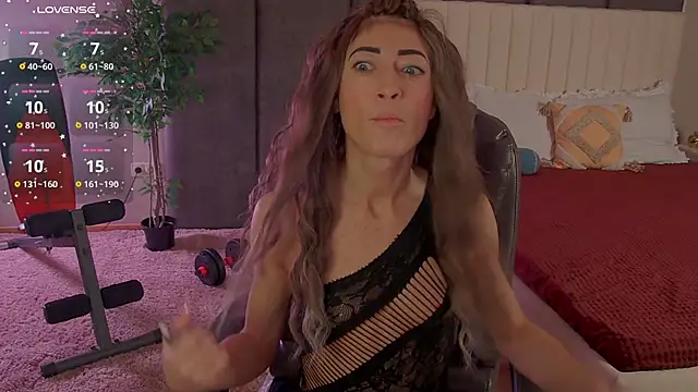  F R A U  online show from 1, 12, 2025