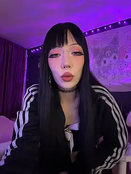 Misa Sakurai online show from 5, 12, 2025