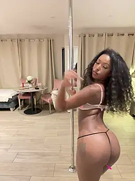 princesslola666 online show from 4, 2, 2025